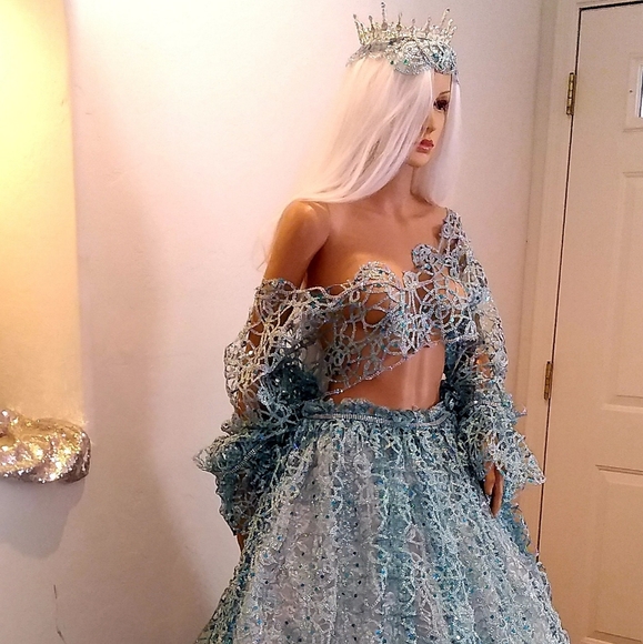 "ANYA" Turquoise & Silver Medieval Goddess Wedding Ballgown Set - Picture 5 of 14